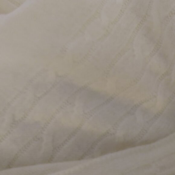 Max Studio: Cashmere cream color scarf. - Picture 3 of 4